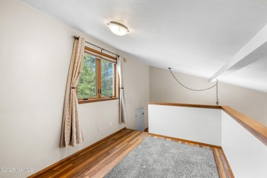 Welcome to this beautifully maintained 1 bedroom 1 bath plus a on Continental Country Club in Arizona - for sale on GolfHomes.com, golf home, golf lot