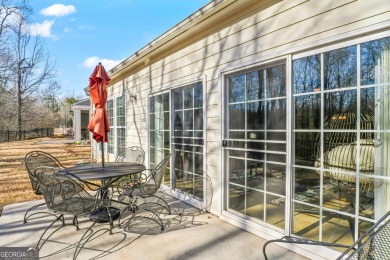 Welcome to this well-maintained 3-bedroom, 2-bath ranch-style on Canongate Golf At Sun City Peachtree in Georgia - for sale on GolfHomes.com, golf home, golf lot