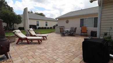 Honey, stop the car!  Great curb appeal on this 2/2/2 on Eagle Ridge At Spruce Creek Country Club in Florida - for sale on GolfHomes.com, golf home, golf lot