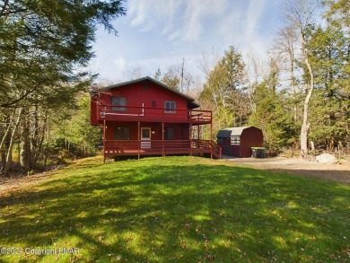 MOTIVATED SELLER !TERRIFIC, WELL MAINTAINED Modern 4 bedroom two on Pocono Farms Country Club in Pennsylvania - for sale on GolfHomes.com, golf home, golf lot