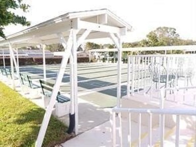 Fantastic location in sought after 55 + Pennbrooke Fairways with on Pennbrooke Fairways in Florida - for sale on GolfHomes.com, golf home, golf lot