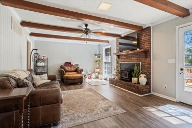 Welcome to one level living in golf course community Houndslake! on Houndslake Country Club in South Carolina - for sale on GolfHomes.com, golf home, golf lot