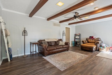 Welcome to one level living in golf course community Houndslake! on Houndslake Country Club in South Carolina - for sale on GolfHomes.com, golf home, golf lot