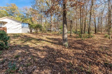 Don't miss out on this wonderful, 2 bedroom, 2 bath home. Home on Indian Hills Country Club in Arkansas - for sale on GolfHomes.com, golf home, golf lot