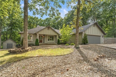 Nestled on a quiet cul-de-sac near Branchwood Rec Center and the on Bella Vista Country Club - Highlands in Arkansas - for sale on GolfHomes.com, golf home, golf lot