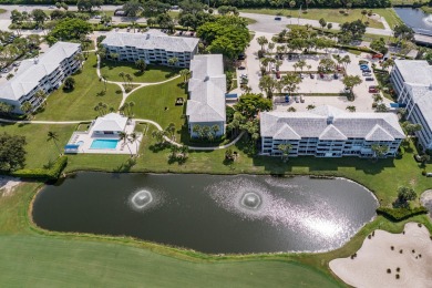 SPACIOUS & BRIGHT 2nd floor condo,  1442 sqft 2-bedroom on Bear Lakes Country Club in Florida - for sale on GolfHomes.com, golf home, golf lot