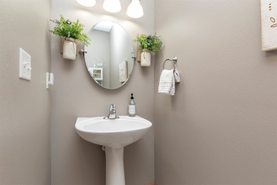 Welcome to this move-in ready 2-bedroom, 1.5-bathroom corner on Otter Creek Golf Course in Iowa - for sale on GolfHomes.com, golf home, golf lot