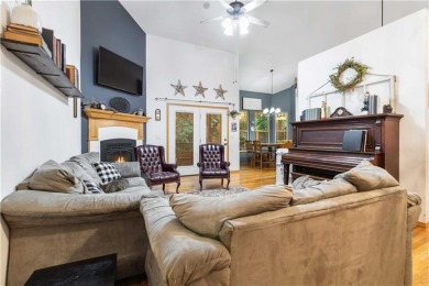 Welcome to 3 Par Lane in Bella Vista! This beautifully on Bella Vista - Metfield Golf Complex and Country Club in Arkansas - for sale on GolfHomes.com, golf home, golf lot