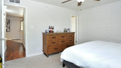 Lovely light and bright 2 bed/2bath corner, upstairs condominium on Oro Valley Country Club in Arizona - for sale on GolfHomes.com, golf home, golf lot