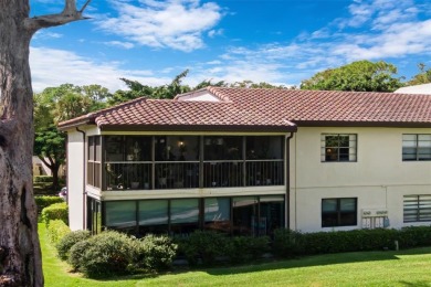 Welcome to this lovely 3-bedroom, 2-bathroom condo located in on  in Florida - for sale on GolfHomes.com, golf home, golf lot