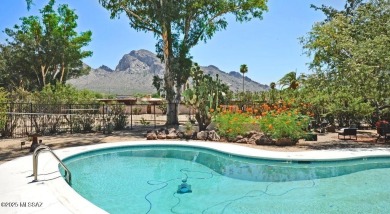 Lovely light and bright 2 bed/2bath corner, upstairs condominium on Oro Valley Country Club in Arizona - for sale on GolfHomes.com, golf home, golf lot