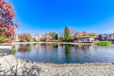 Perfect 2 Bedroom, 2 Bath Condo in Mallard Cove! Prepare to fall on Arlington Lakes Golf Club in Illinois - for sale on GolfHomes.com, golf home, golf lot