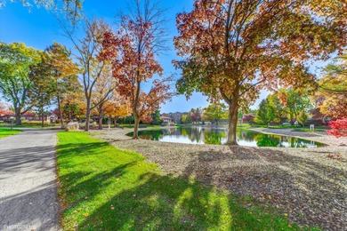 Perfect 2 Bedroom, 2 Bath Condo in Mallard Cove! Prepare to fall on Arlington Lakes Golf Club in Illinois - for sale on GolfHomes.com, golf home, golf lot