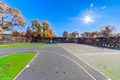 Perfect 2 Bedroom, 2 Bath Condo in Mallard Cove! Prepare to fall on Arlington Lakes Golf Club in Illinois - for sale on GolfHomes.com, golf home, golf lot