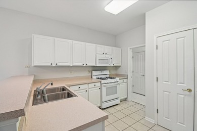 Lovely 2-bedroom, 1.5-bath townhome located in the highly on Whisper Creek Golf Club in Illinois - for sale on GolfHomes.com, golf home, golf lot