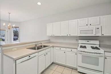 Lovely 2-bedroom, 1.5-bath townhome located in the highly on Whisper Creek Golf Club in Illinois - for sale on GolfHomes.com, golf home, golf lot