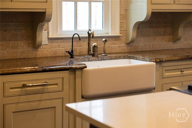 Lakefront retreat - 127 ft waterfront - Max dock with lift - on Reynolds Lake Oconee - The Oconee in Georgia - for sale on GolfHomes.com, golf home, golf lot