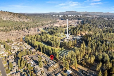 Welcome to life on the fairway.  Light-filled zero lot line on Spokane Country Club in Washington - for sale on GolfHomes.com, golf home, golf lot