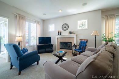 This immaculate 2 bedroom, 2 1/2 bath condo in The Links at on The Links At Rolling Meadows in Michigan - for sale on GolfHomes.com, golf home, golf lot
