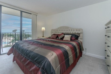 2 bedroom / 2 bath condo directly on beach in Jupiter. Ideal for on Jupiter Dunes Golf Course in Florida - for sale on GolfHomes.com, golf home, golf lot