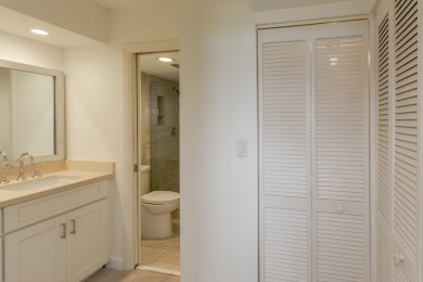 2 bedroom / 2 bath condo directly on beach in Jupiter. Ideal for on Jupiter Dunes Golf Course in Florida - for sale on GolfHomes.com, golf home, golf lot