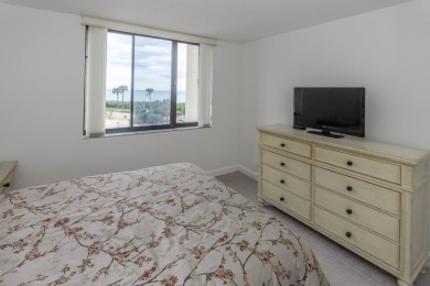 2 bedroom / 2 bath condo directly on beach in Jupiter. Ideal for on Jupiter Dunes Golf Course in Florida - for sale on GolfHomes.com, golf home, golf lot