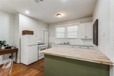 Welcome to this charming cottage nestled on a picturesque on Stevens Park Golf Course in Texas - for sale on GolfHomes.com, golf home, golf lot