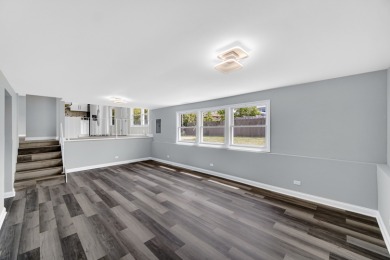 This just updated, upgraded and renovated HOME on tree lined on Ravisloe Country Club in Illinois - for sale on GolfHomes.com, golf home, golf lot