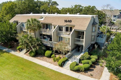 ACTIVE SHORT-TERM RENTAL LICENSE!Welcome to this beautifully on The Seabrook Island Club in South Carolina - for sale on GolfHomes.com, golf home, golf lot