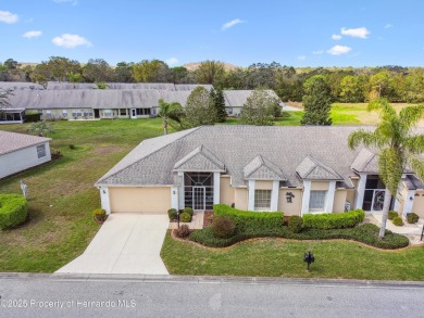 MOVE IN READY - PREMIER LOCATION - END UNIT - FURNISHED. Easiest on Heritage Pines Country Club in Florida - for sale on GolfHomes.com, golf home, golf lot