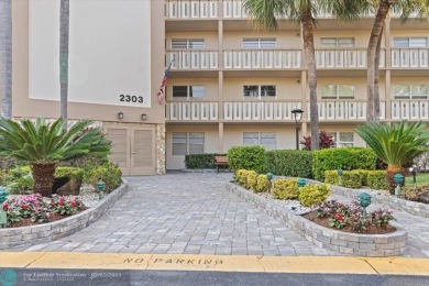 Fully renovated 2-Bed, 2-Bath Condo in 55+Community at WYNMOOR on Wynmoor Golf Course in Florida - for sale on GolfHomes.com, golf home, golf lot