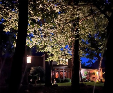 STUNNING ESTATE in coveted Lakewood Oaks blends character and on Lakewood Oaks Golf Club, Ltd. in Missouri - for sale on GolfHomes.com, golf home, golf lot