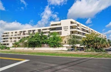 Exceptional value in prime East Boca Raton. Spacious 2 bed 2 on Royal Palm Yacht and Country Club in Florida - for sale on GolfHomes.com, golf home, golf lot