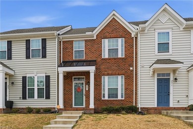 Beautiful, immaculate townhome in desirable New Port. This home on Bide-A-Wee Golf Course in Virginia - for sale on GolfHomes.com, golf home, golf lot