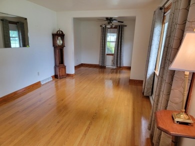 WELCOME HOME to this ideal Salem location overlooking the Salem on Salem Golf Course in Virginia - for sale on GolfHomes.com, golf home, golf lot
