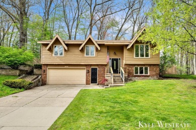 Welcome to 1521 Andover! This 3 bed 2.5 bath home located on a on L.E. Kaufman Golf Course in Michigan - for sale on GolfHomes.com, golf home, golf lot