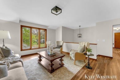 Welcome to 1521 Andover! This 3 bed 2.5 bath home located on a on L.E. Kaufman Golf Course in Michigan - for sale on GolfHomes.com, golf home, golf lot