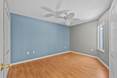 NTASTIC VALUE! LOWEST PRICED VILLA IN GREEN DOLPHIN! Great one on Tarpon Springs Golf Course in Florida - for sale on GolfHomes.com, golf home, golf lot