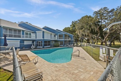 NTASTIC VALUE! LOWEST PRICED VILLA IN GREEN DOLPHIN! Great one on Tarpon Springs Golf Course in Florida - for sale on GolfHomes.com, golf home, golf lot