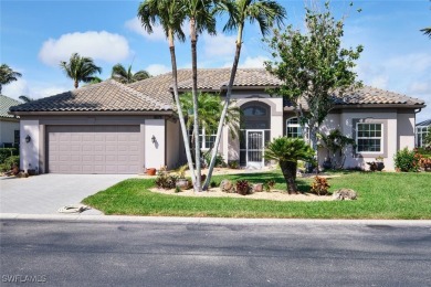 Single family estate home in Lexington Country Club's golf on Lexington Country Club in Florida - for sale on GolfHomes.com, golf home, golf lot