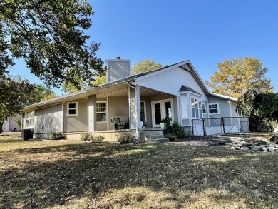 WON'T LAST LONG!  Lakeview and Golf Course view! Neat and tidy on Cherokee Grove Golf Club, Inc in Oklahoma - for sale on GolfHomes.com, golf home, golf lot