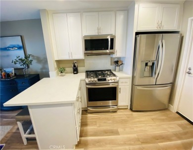Welcome to this charming 2-story condo in the highly on Alta Vista Country Club in California - for sale on GolfHomes.com, golf home, golf lot