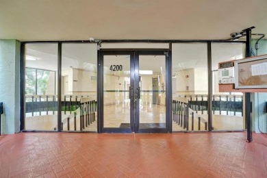 Spacious 2 bed, 2 bath condo with a private balcony and golf on Inverrary Country Club in Florida - for sale on GolfHomes.com, golf home, golf lot