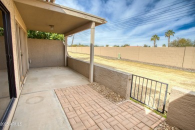 Discover this charming 3-bed, 2-bath townhome in the on Oakwood Golf Club  in Arizona - for sale on GolfHomes.com, golf home, golf lot