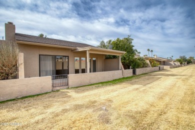 Discover this charming 3-bed, 2-bath townhome in the on Oakwood Golf Club  in Arizona - for sale on GolfHomes.com, golf home, golf lot