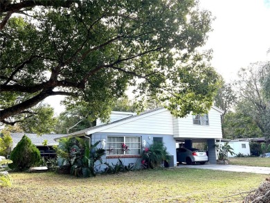 Welcome to Forest Hills.  This 3 Bedroom 2 Bath home sits on a on Babe Zaharias Golf Course in Florida - for sale on GolfHomes.com, golf home, golf lot