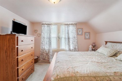 This cozy 2-bedroom, 1.5 bath home has so much to offer! Located on En-Joie Golf Course in New York - for sale on GolfHomes.com, golf home, golf lot