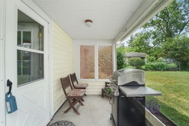 This cozy 2-bedroom, 1.5 bath home has so much to offer! Located on En-Joie Golf Course in New York - for sale on GolfHomes.com, golf home, golf lot