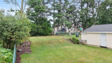 This cozy 2-bedroom, 1.5 bath home has so much to offer! Located on En-Joie Golf Course in New York - for sale on GolfHomes.com, golf home, golf lot