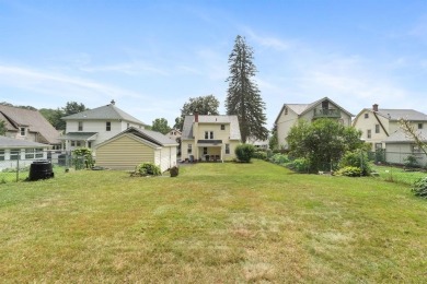 This cozy 2-bedroom, 1.5 bath home has so much to offer! Located on En-Joie Golf Course in New York - for sale on GolfHomes.com, golf home, golf lot
